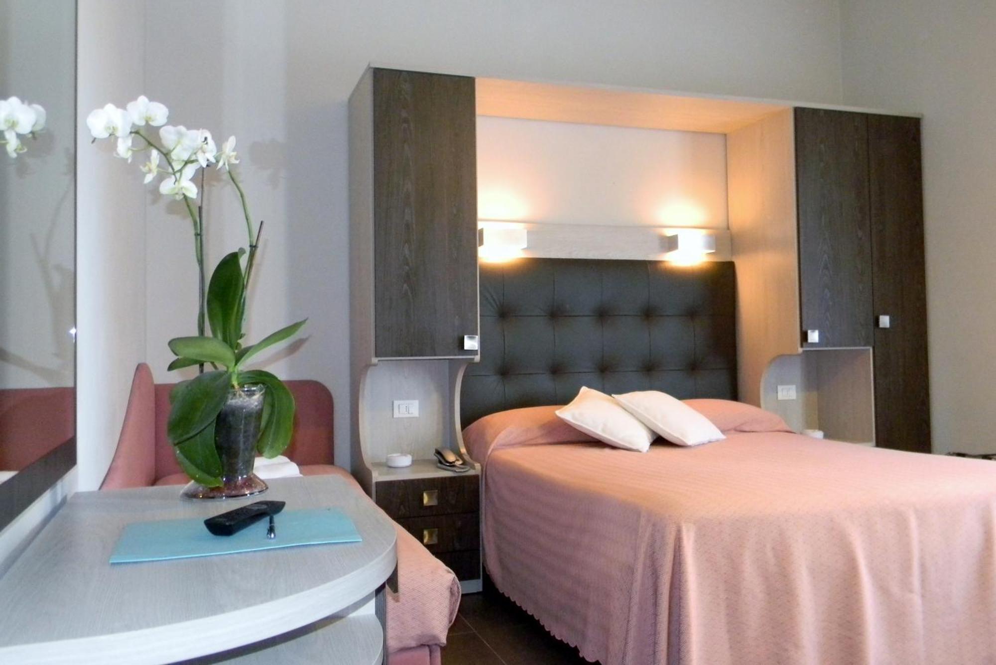 Hotel Parma Mare Marina di Massa Buitenkant foto