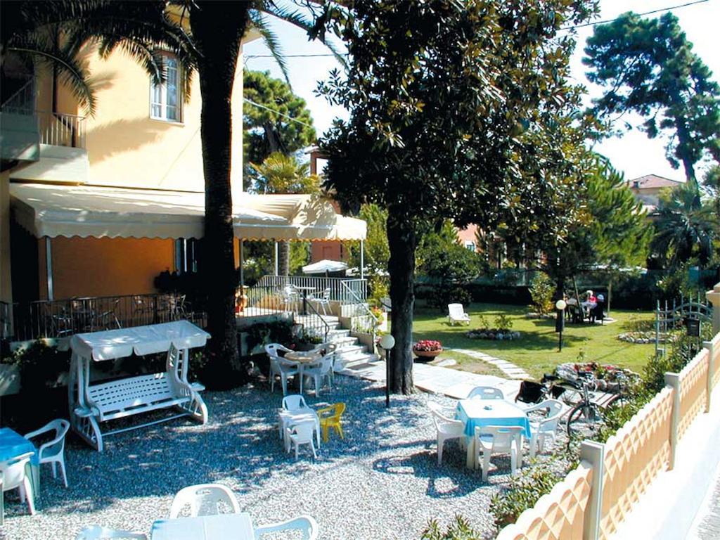 Hotel Parma Mare Marina di Massa Buitenkant foto